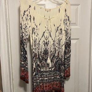 Altar’d State Ivory and Navy Blouse - Ladies Medium